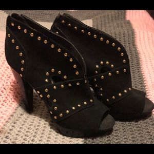 *Like New* Steve Madden Heels Size 8